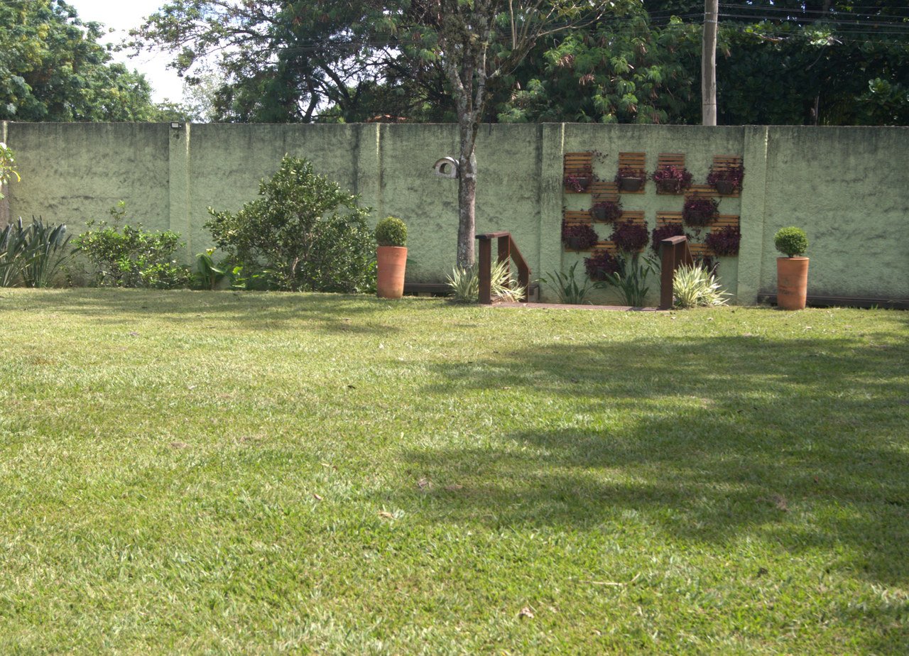 Gramado para cerimônias ao ar livre no Espaço Kivile